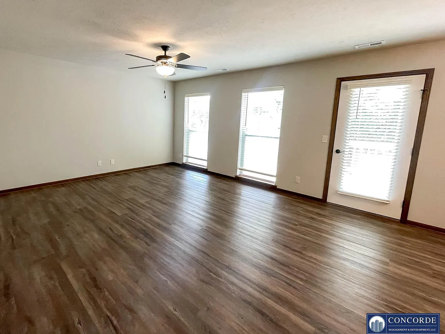 4 bed, 3.5 bath, 1738 sqft, $2,450 — Photo 2