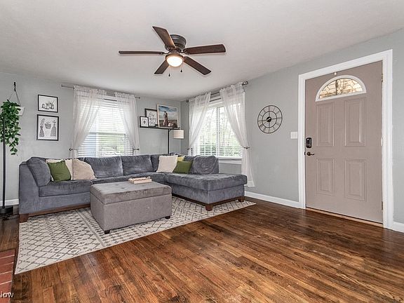 3rd image of 7599 Fairview Ave