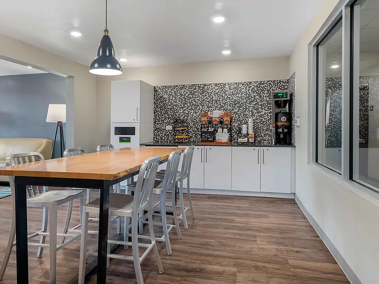 Breakfast Room