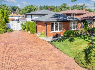 9404 S 82nd Ave, Oak Lawn, IL