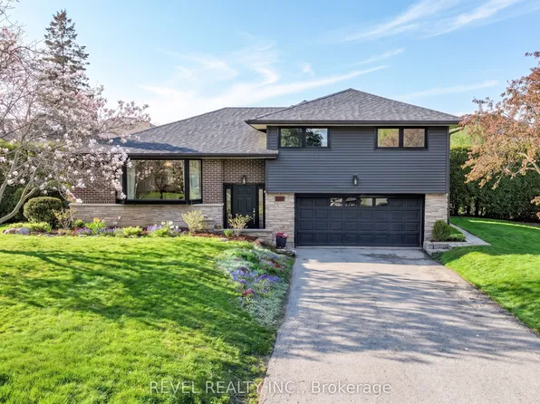 336 Meadow St, Oshawa, ON L1L 1A3