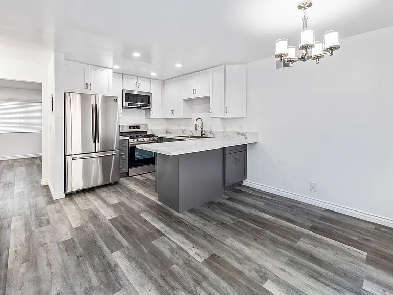 7542 Volga Dr — Photo 1