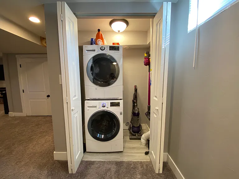 516 Newton St — Photo 11