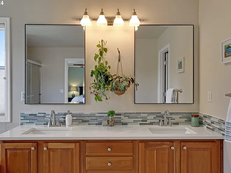 11868 NW Permian Ct — Photo 22
