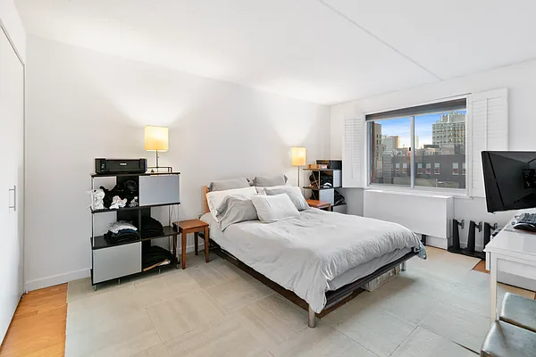 Rented by Douglas Elliman | media 4