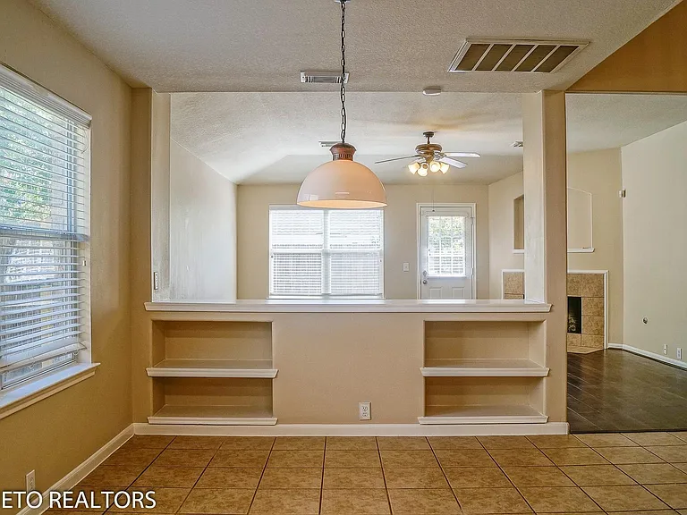 2819 Foster Hill Dr — Photo 10
