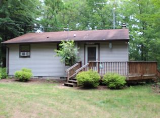 N6570 Poplar Ln, Crivitz, WI 54114