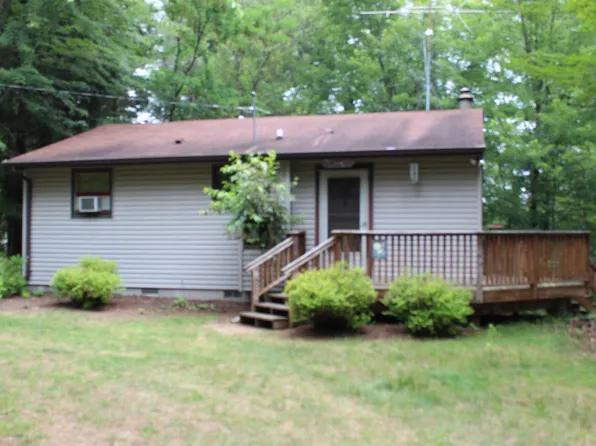 N6570 Poplar Ln, Crivitz, WI 54114