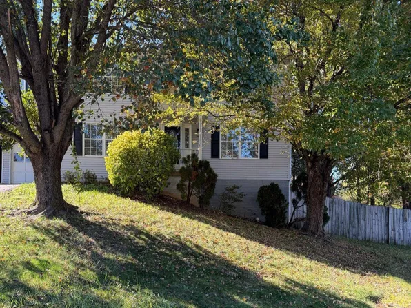 6703 Batte Ct, Fredericksburg, VA 22407