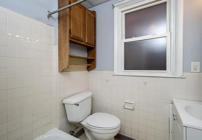450 Yates St #2 — Photo 8