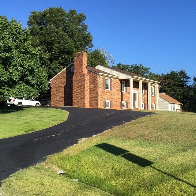 2nd image of 29 Wilderness Rd