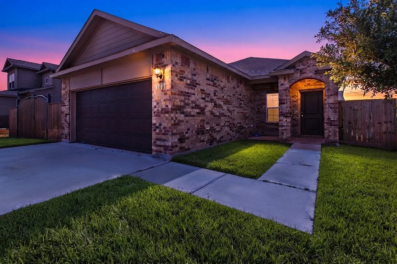 3 bed, 2.0 bath, 1140 sqft, $1,700 — Photo 4