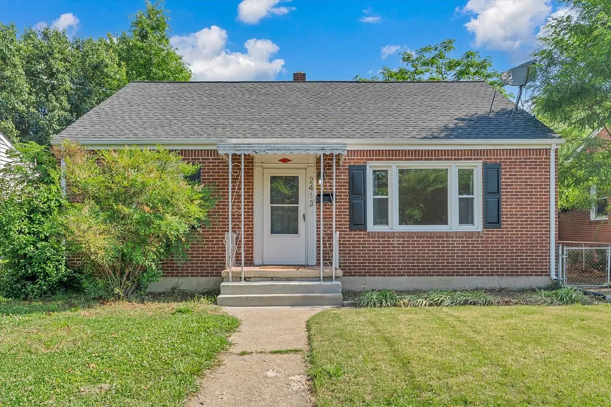 4 bed, 1960 sqft, $2,295 — Photo 1