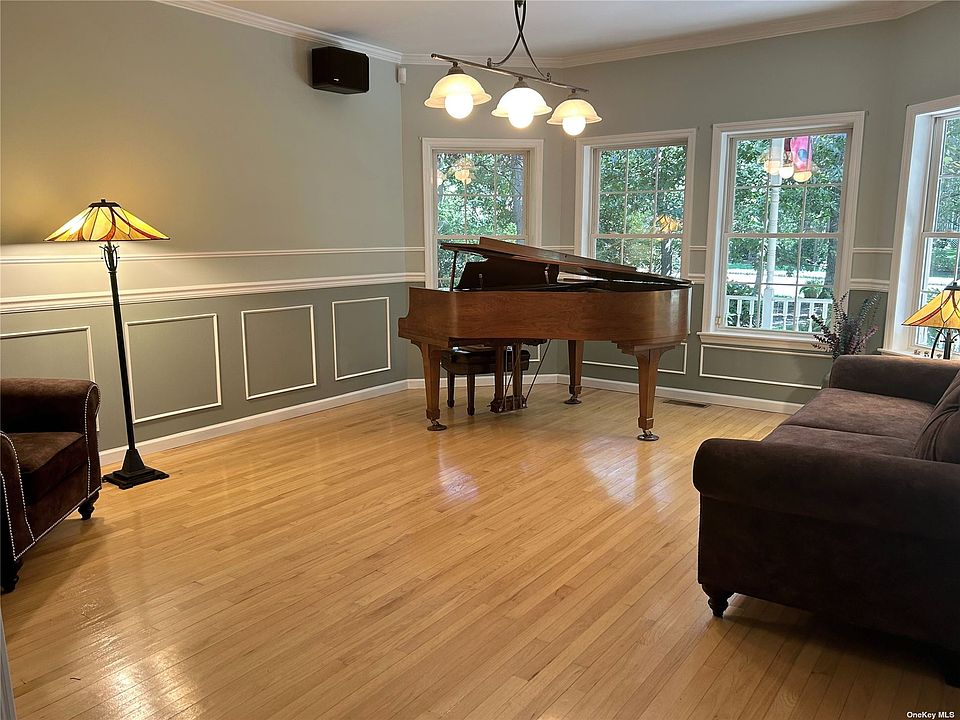 23 Hickory Bend, Speonk, NY 11972 MLS 3503516 Zillow