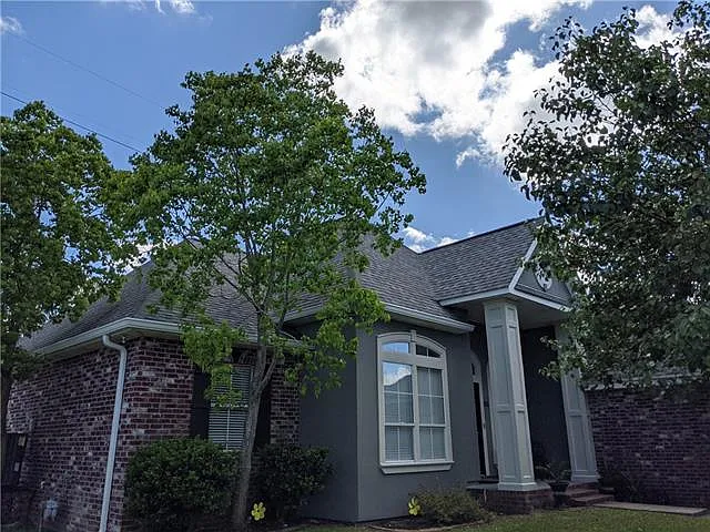 4 bed, 2.0 bath, 2158 sqft, $2,495 — Photo 2