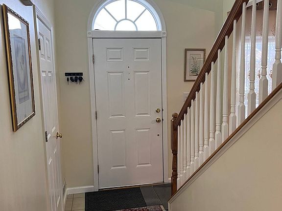 3rd image of 8169 Vadith Ct