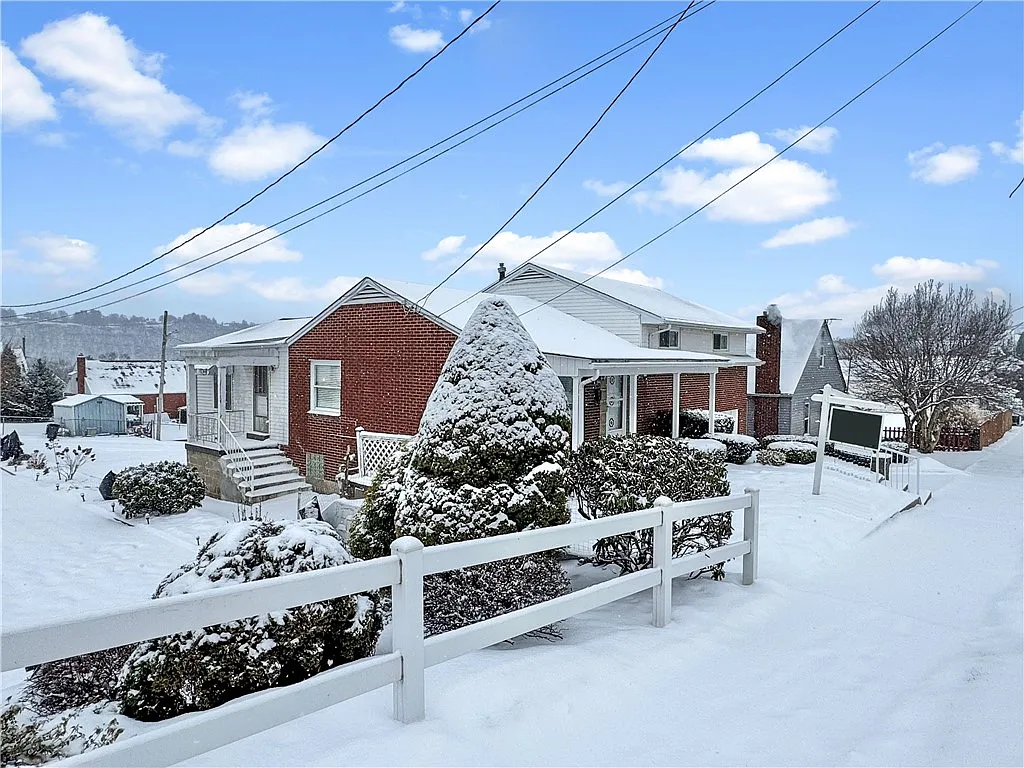 1022 Roup Ave photo 1