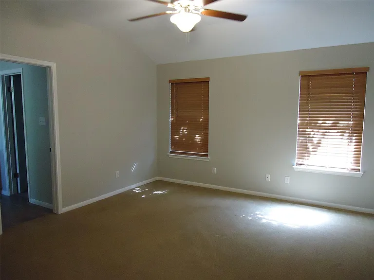 1404 Peachtree Valley Dr — Photo 14