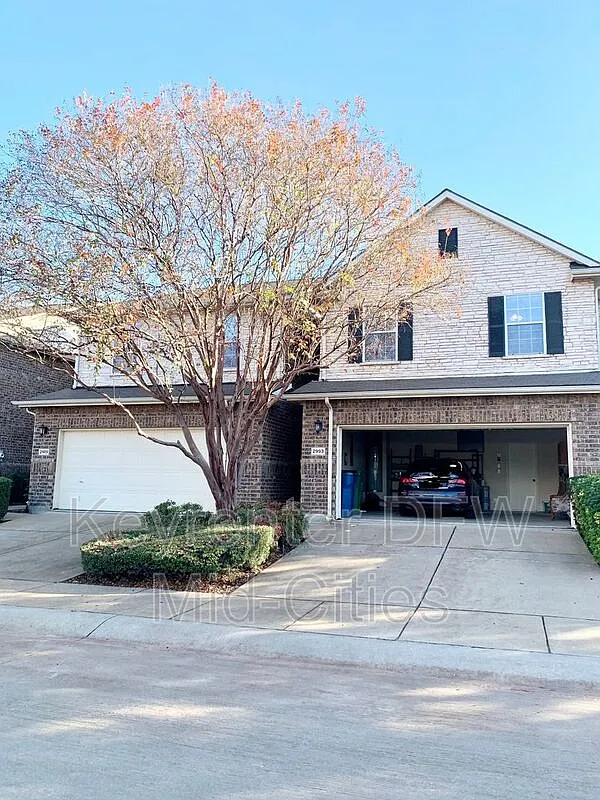 3 bed, 2.5 bath, 1474 sqft, $2,400 — Photo 1