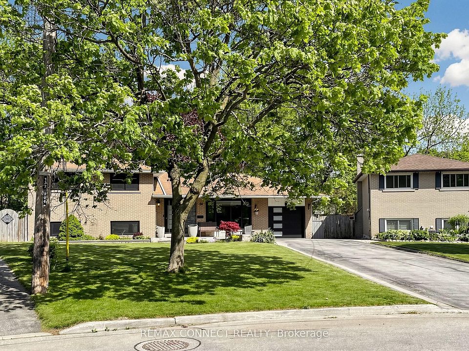 1st image of 58 Ravine Park Cres
