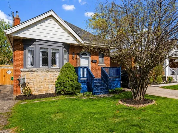 8 Barons Ave S, Hamilton, ON L8K 2X9