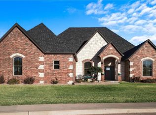 821 Tara Ln, El Reno, OK 73036