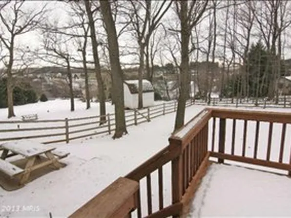 20 N Houcksville Rd, Hampstead, MD 21074