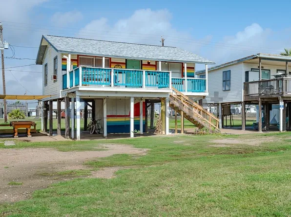 210 Surf Dr, Surfside Beach, TX 77541