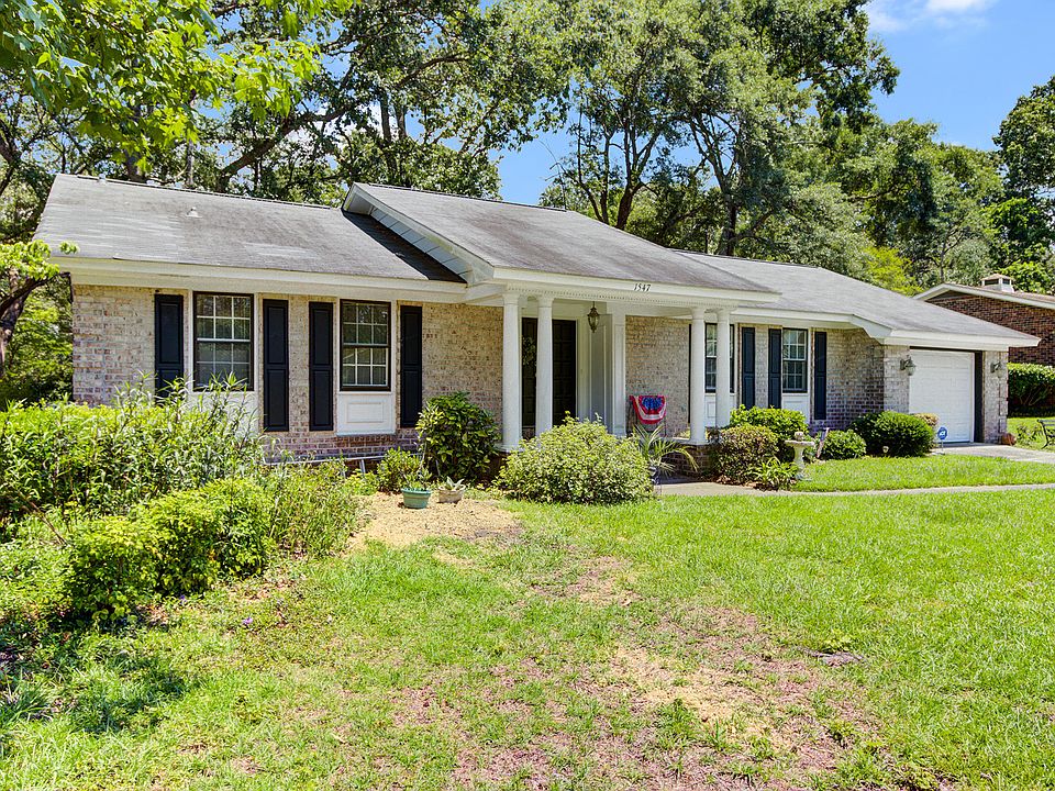 2nd image of 1547 N Pinebark Ln