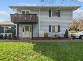 34 Fox Ridge Cres, Warwick, RI 02886