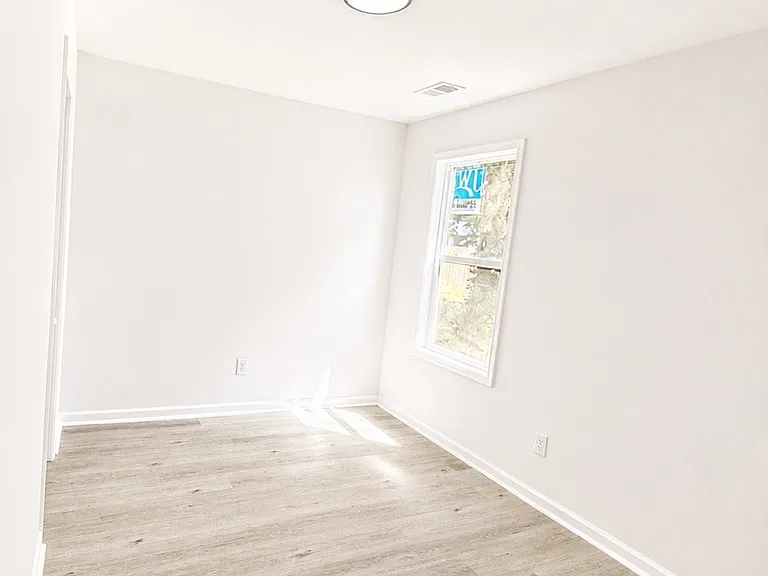 1808 Cephas St — Photo 11