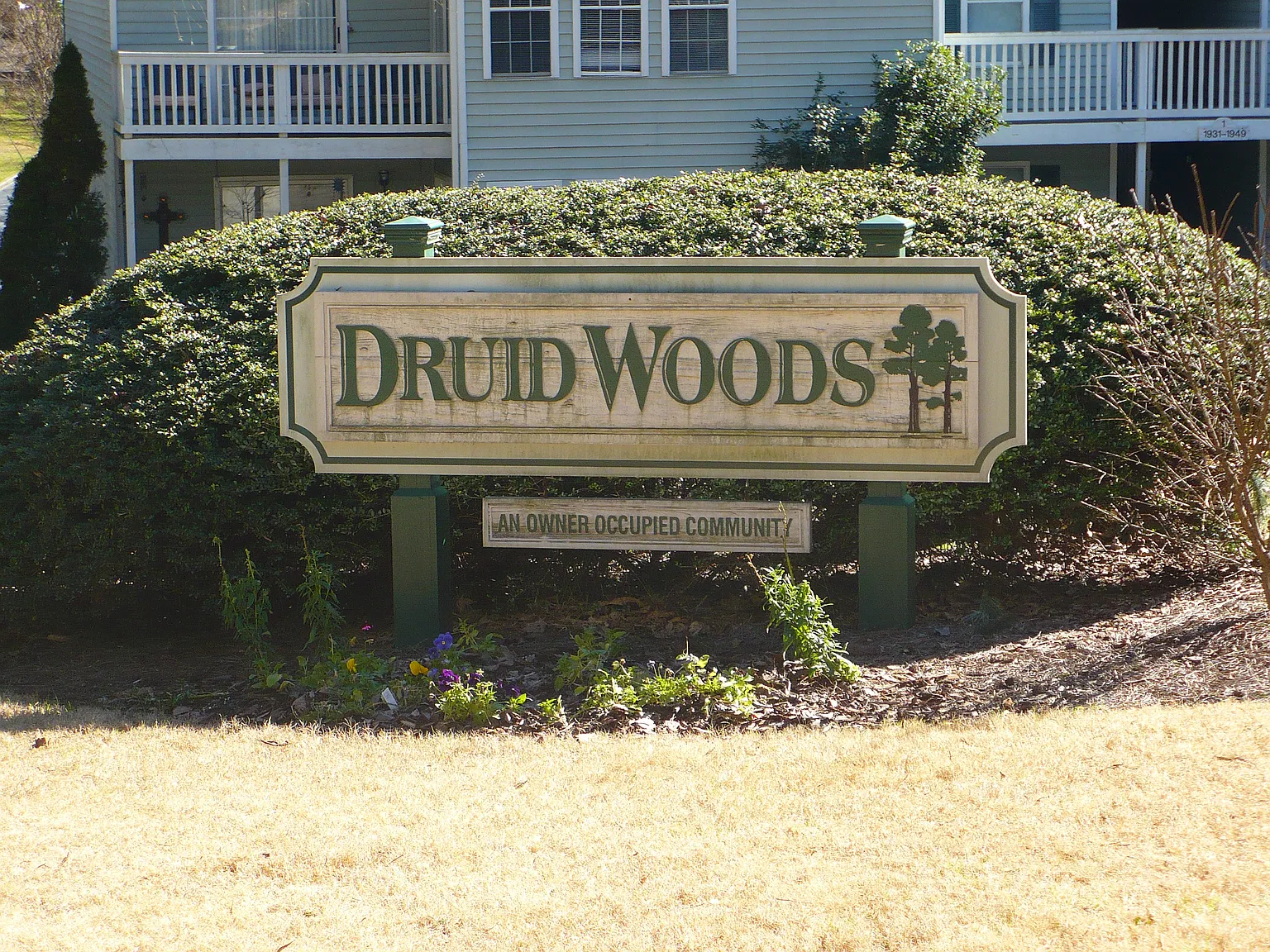 2044 Brian Way photo 1