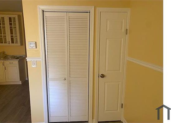 3rd image of 6927 S Oakley Ave #2