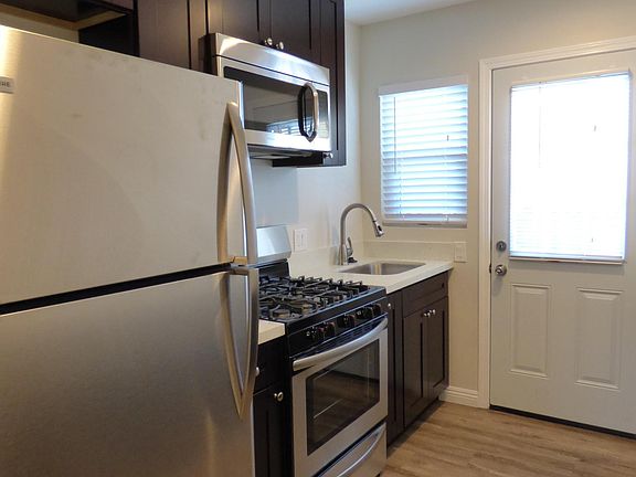 3rd image of 513 G St APT B