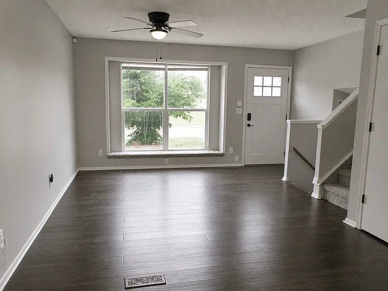 950 Nolte Dr W — Photo 2