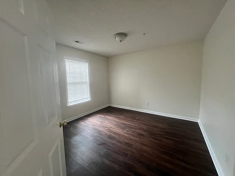 914 Scholastic Ct — Photo 10