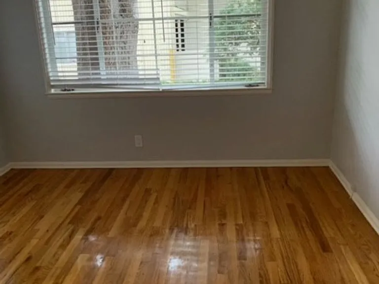 1721 Chapala St — Photo 17