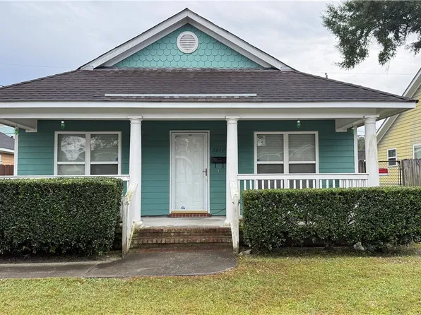 1219 E Waldburg Street, Savannah, GA 31404