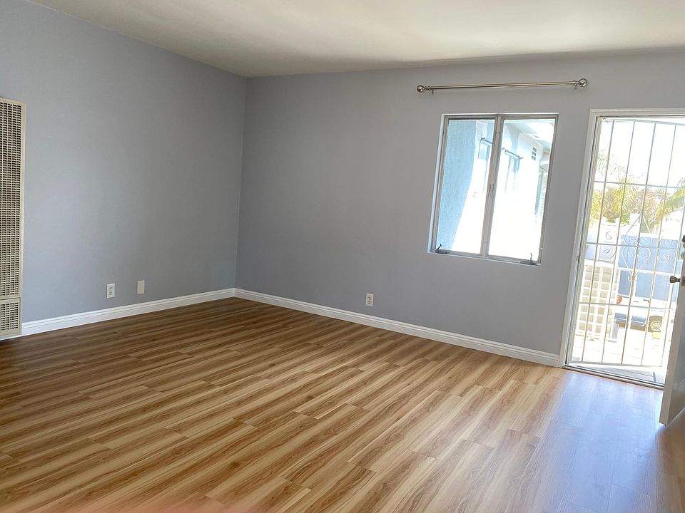 1st image of 155 Park Ave APT 4