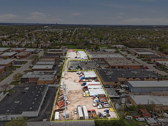 4th image of 575 W Fullerton Ave