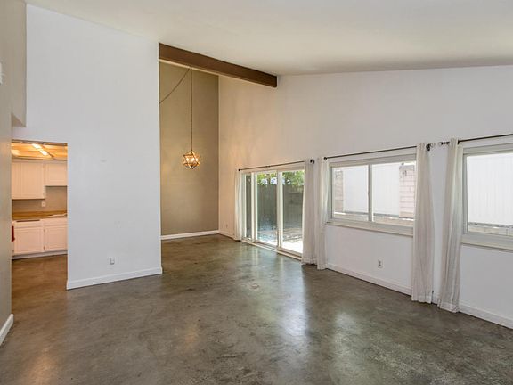 2nd image of 1808 Tipperary Ln