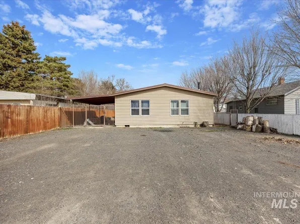 420 E Avenue C, Wendell, ID 83355