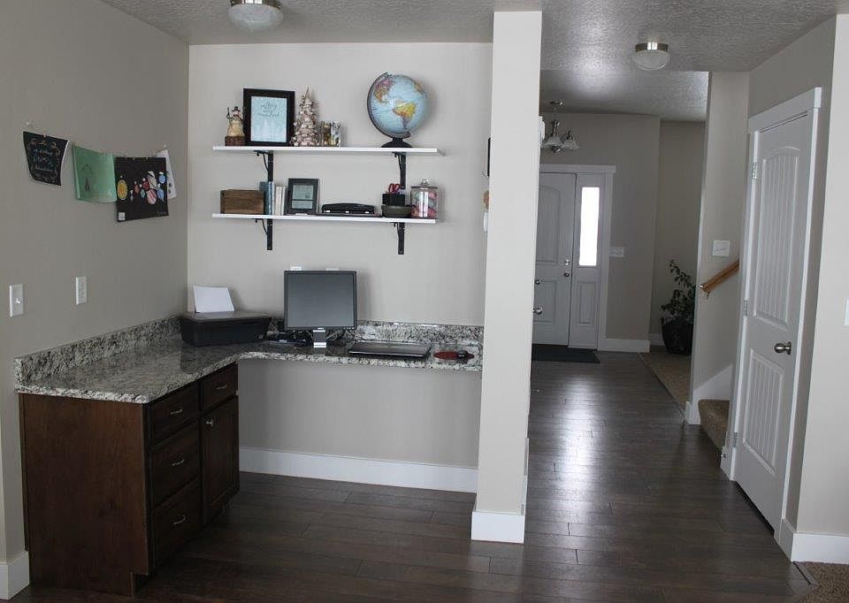 2nd image of 8925 N Cornwall Way