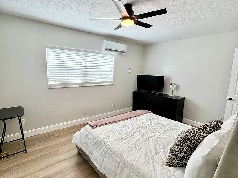 439 Carroll St — Photo 29