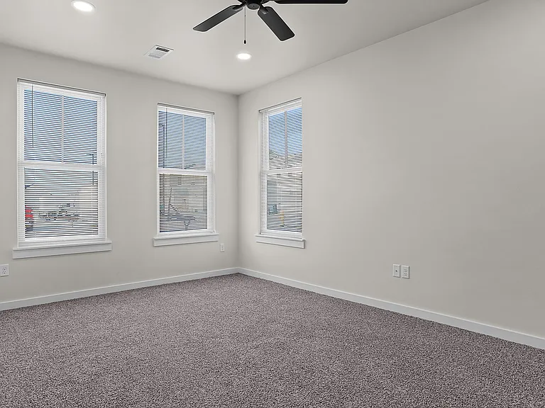 Newbury Flats — Photo 22