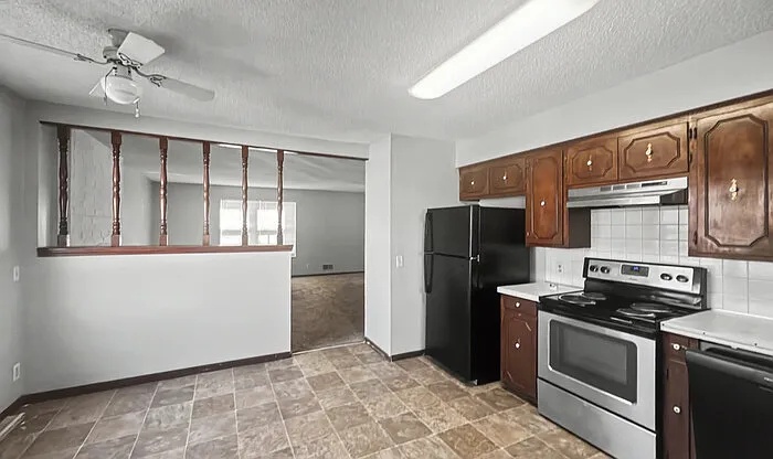2356 S Crysler Ave — Photo 3