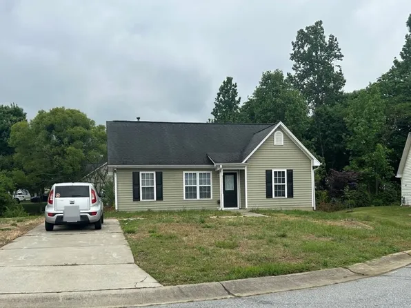 602 Merlin Ct, Burlington, NC 27215