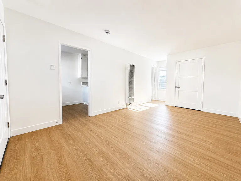 345 E 20th St #3 — Photo 7