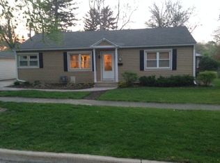 1719 E Willow Ave, Wheaton, IL 60187