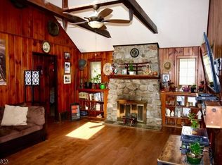 20 Onteora Rd, Highland Lakes, NJ 07422